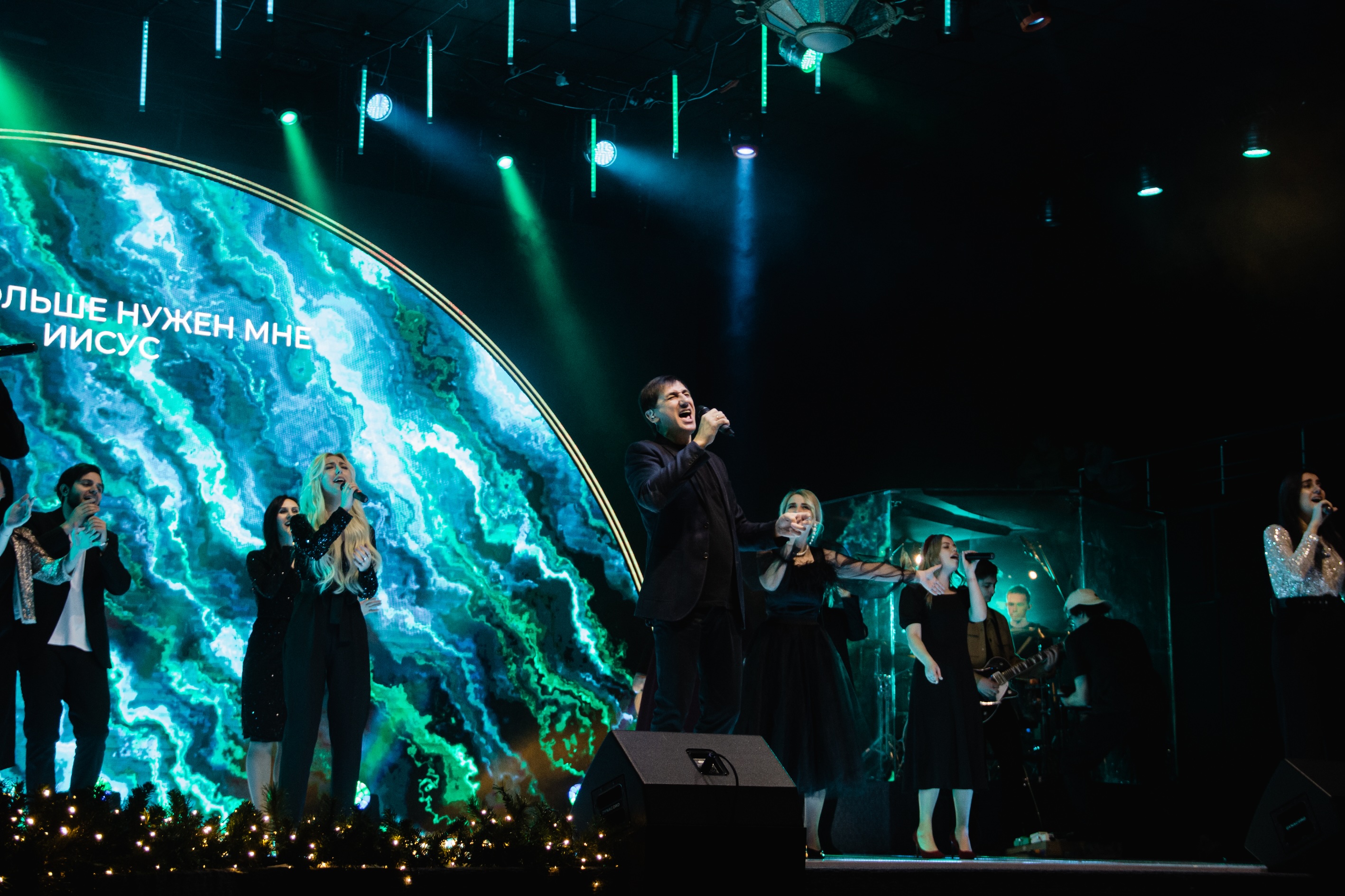 ArtePixel PRIMA LED wall used in a live worship environment