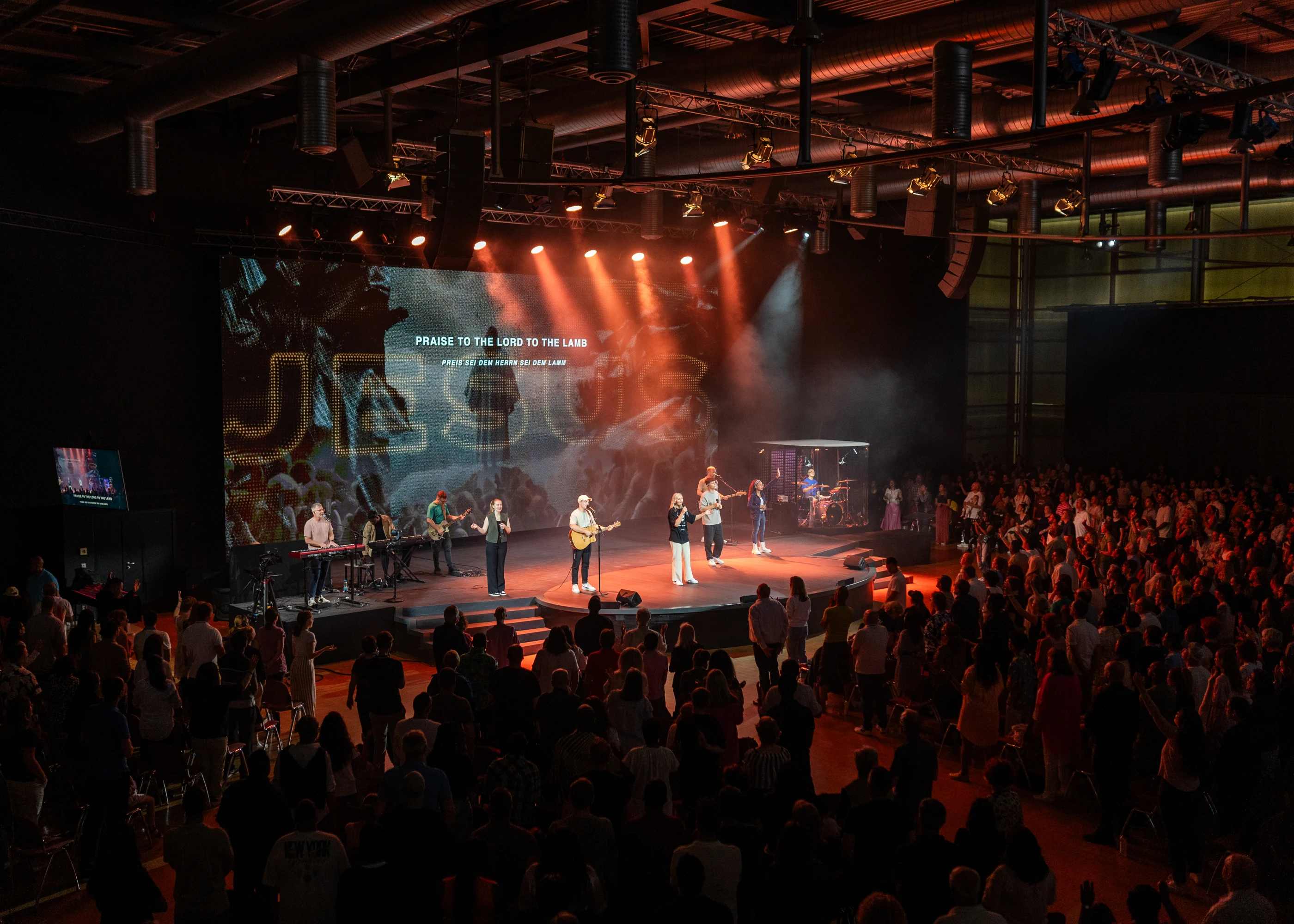 ArtePixel VIVO LED wall in a large live worship production