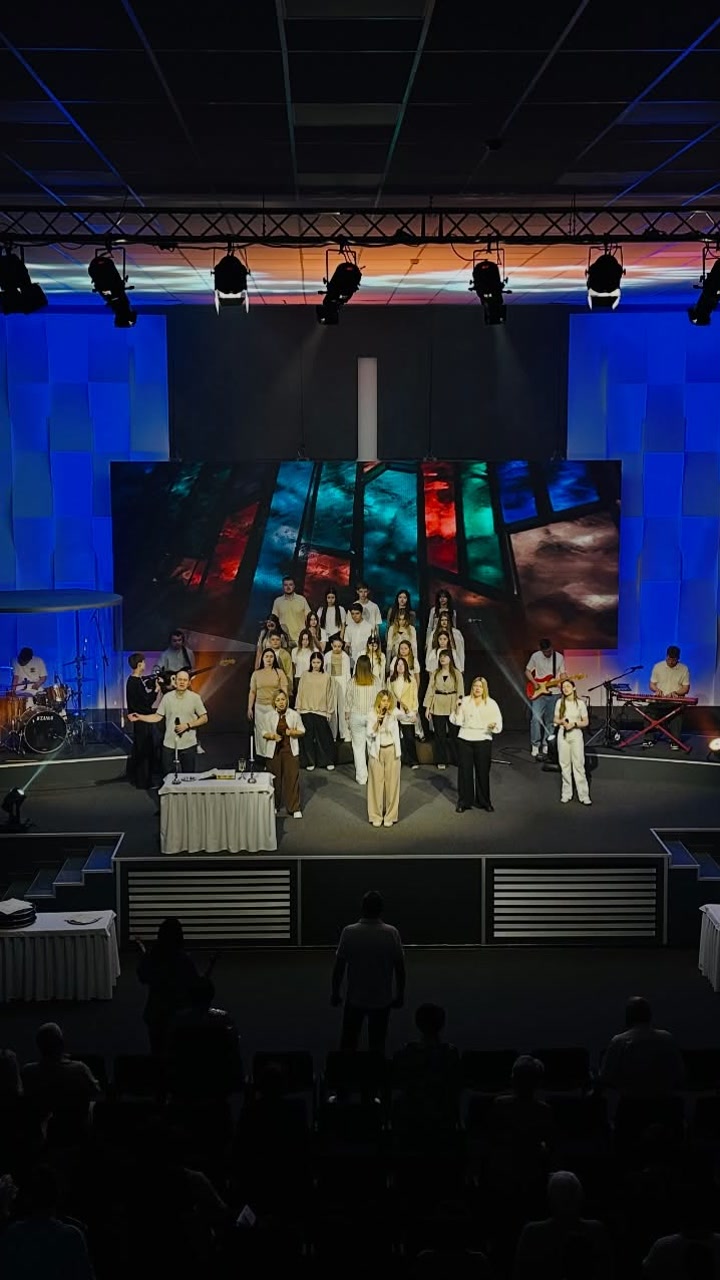 Svitlo Svitu worship stage with an ArtePixel LED screen system